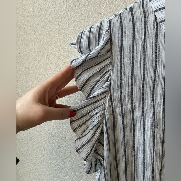 EUC Anthropologie Maeve Fairhope Striped Flutter Sleeve Blouse (Size:M) - Picture 6 of 10